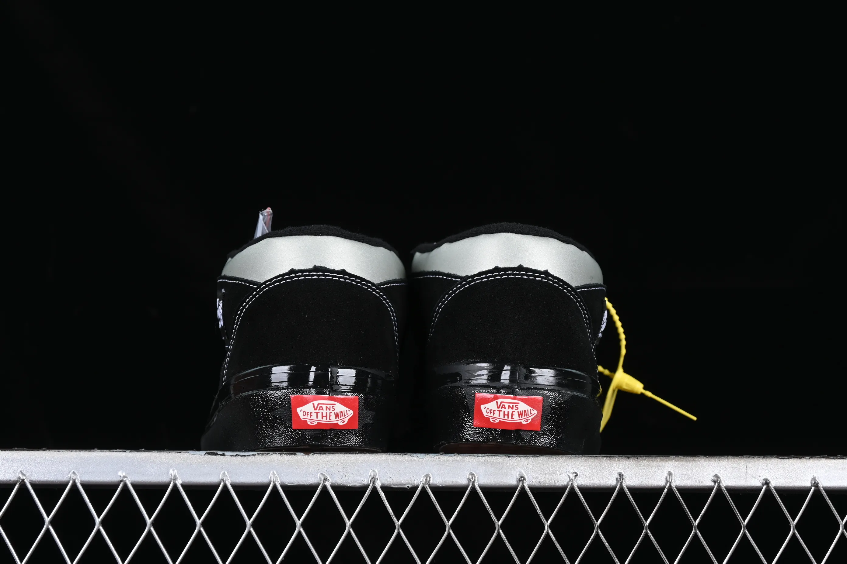 All categories Vans Vans series Vans Mid Vans China Vans Half Cab 33 Dx legendary skater signature China skateboard shoes VN0A5KX6B3C